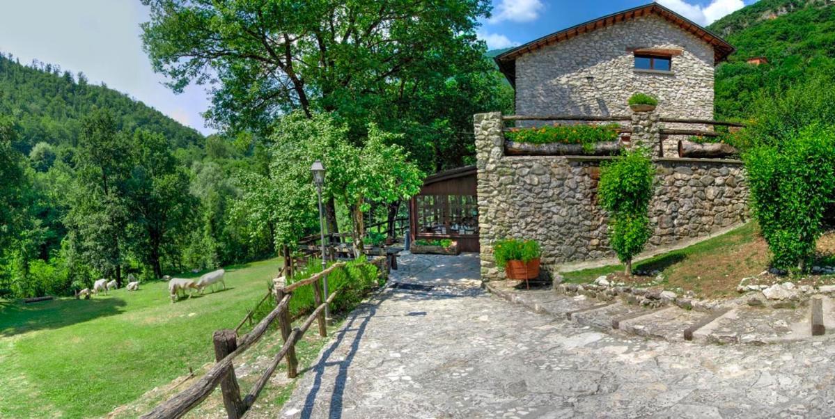 Agriturismo La Ferrera Varco Sabino Exterior foto